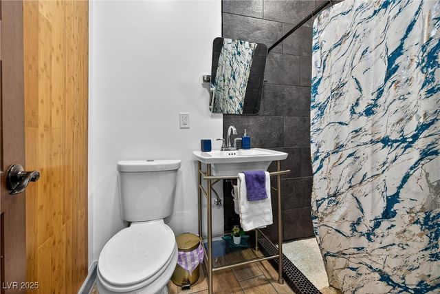 431 North Fogg Street, Las Vegas, NV 89110