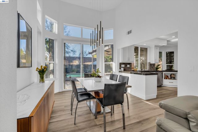 216 Elder Ct, San Ramon, CA 94582