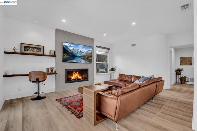 216 Elder Ct, San Ramon, CA 94582