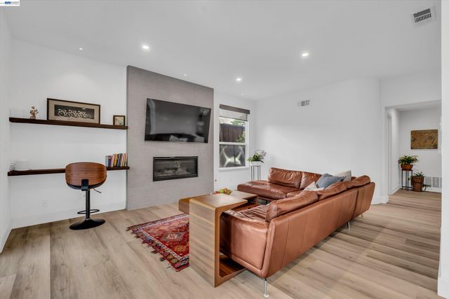 216 Elder Ct, San Ramon, CA 94582