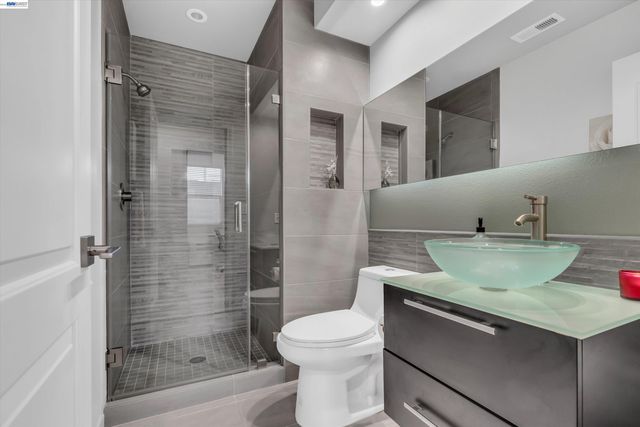 216 Elder Ct, San Ramon, CA 94582