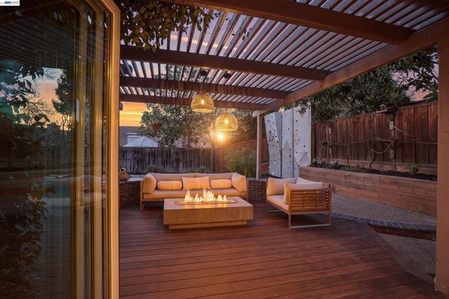 216 Elder Ct, San Ramon, CA 94582