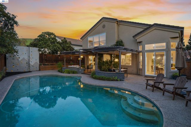 216 Elder Ct, San Ramon, CA 94582