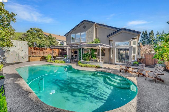 216 Elder Ct, San Ramon, CA 94582