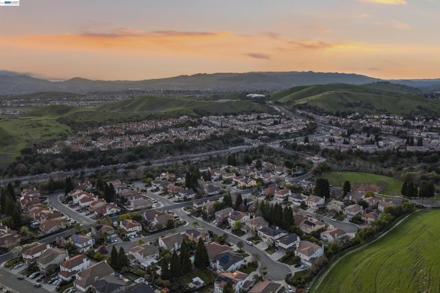 216 Elder Ct, San Ramon, CA 94582