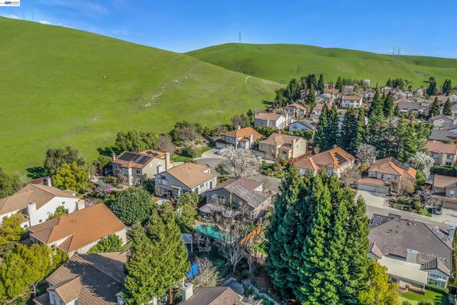 216 Elder Ct, San Ramon, CA 94582