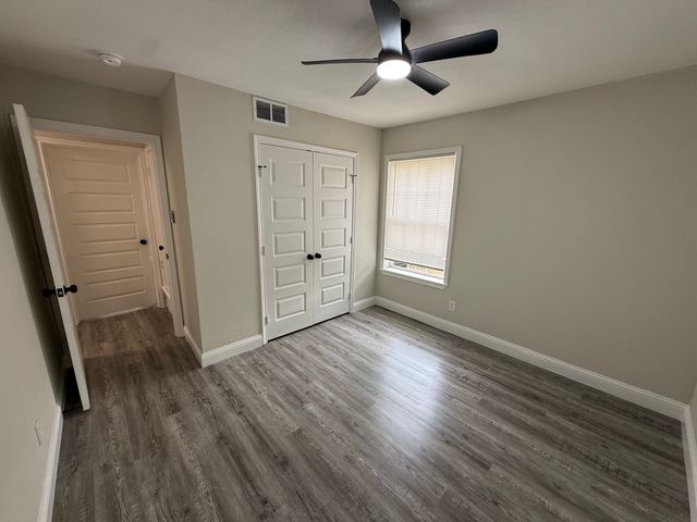 517 Cherry Lane, Ennis, TX 75119