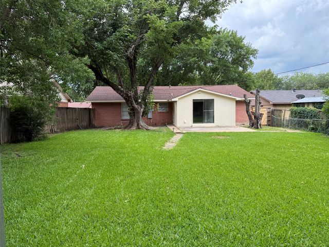 517 Cherry Lane, Ennis, TX 75119