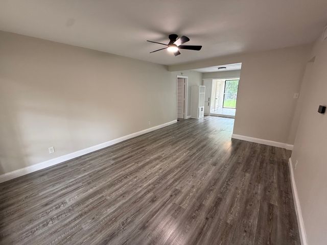 517 Cherry Lane, Ennis, TX 75119
