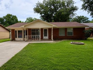 517 Cherry Lane, Ennis, TX 75119