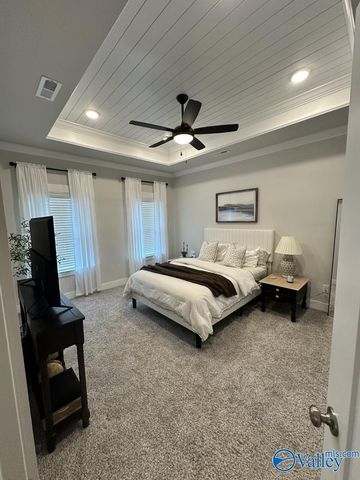 9513 Hampton Oak Drive, Owens Cross Roads, AL 35763