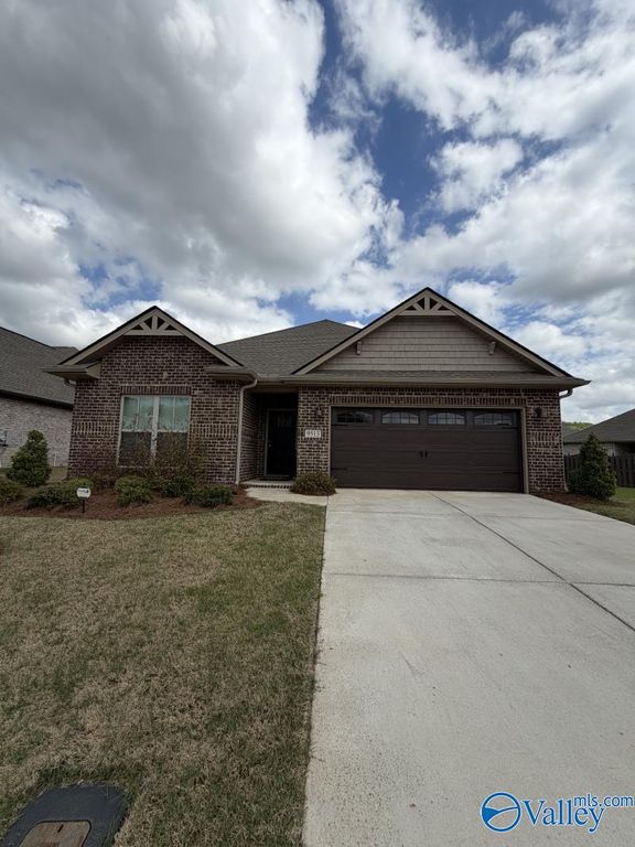 9513 Hampton Oak Drive, Owens Cross Roads, AL 35763