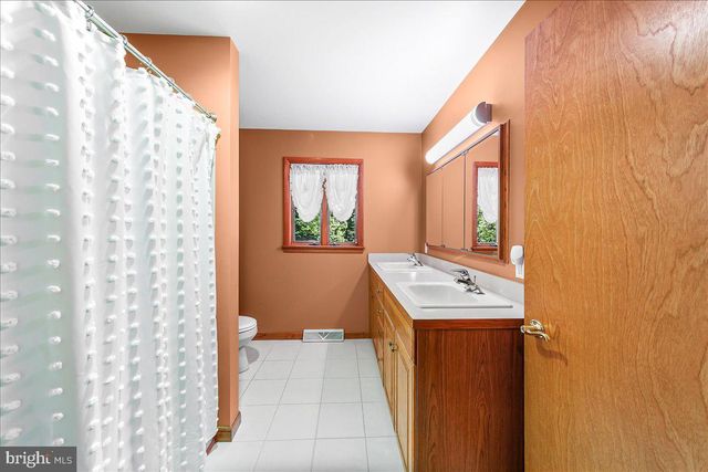 322 BUTTONWOOD RD, Landenberg, PA 19350