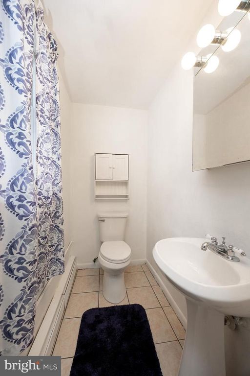 222 COLLINGDALE AVE, Collingdale, PA 19023