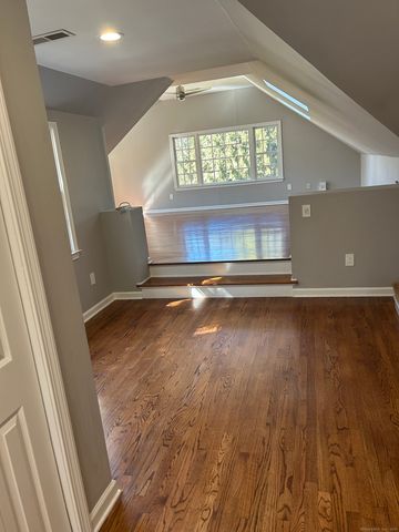 14 Cross Highway D, Westport, CT 06880