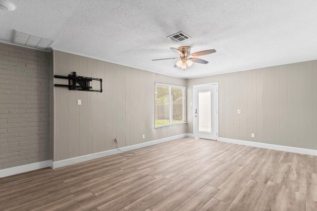 27234 Wells Lane, Conroe, TX 77385