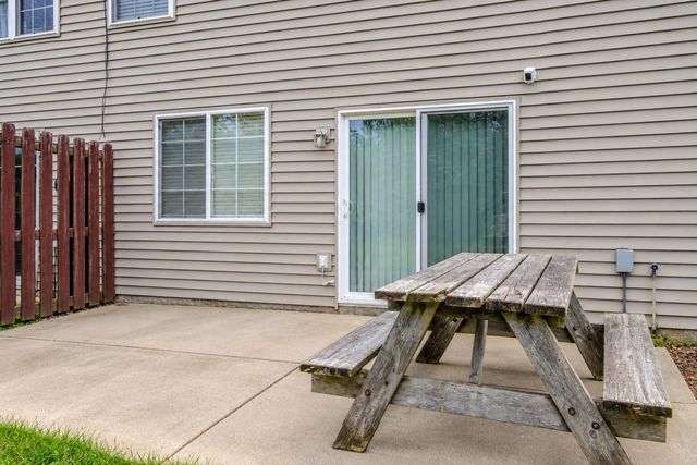 369 S Boo Road C, Burns Harbor, IN 46304