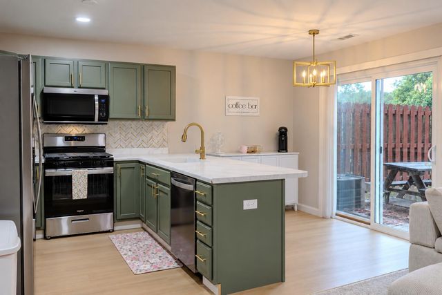 369 S Boo Road C, Burns Harbor, IN 46304