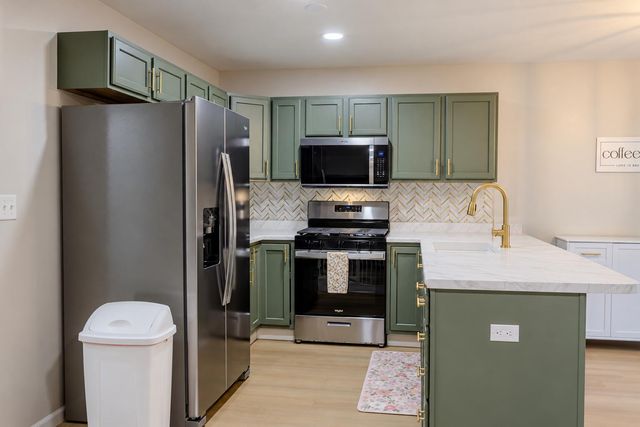 369 S Boo Road C, Burns Harbor, IN 46304