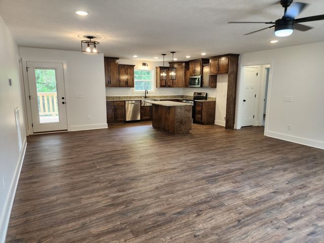 20 Scenic Ln, Hartsville, TN 37074