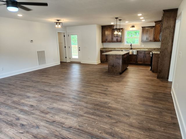 20 Scenic Ln, Hartsville, TN 37074