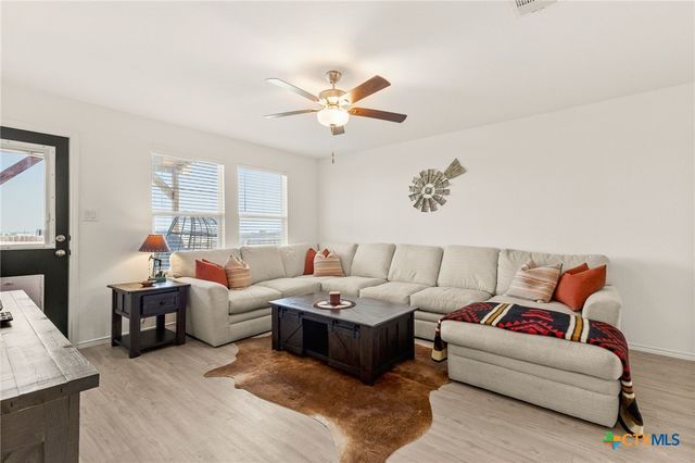 9129 Navarro Vista, Seguin, TX 78155