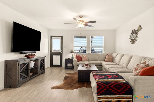 9129 Navarro Vista, Seguin, TX 78155