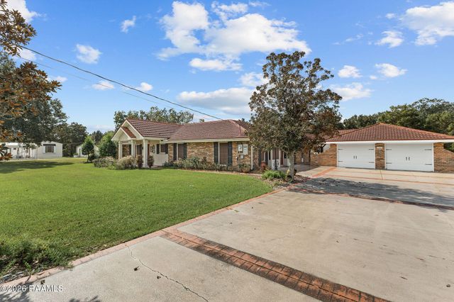 1907 Teche Drive, Breaux Bridge, LA 70517
