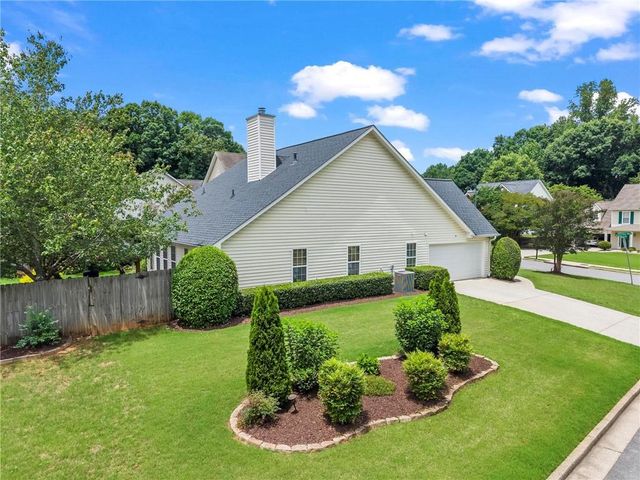 2062 Ridgestone Landing SW, Marietta, GA 30008