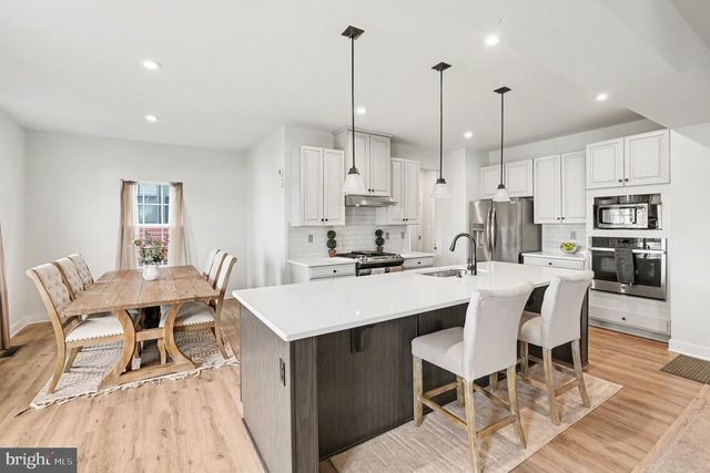 1103 CITY VIEW LN, Fredericksburg, VA 22401