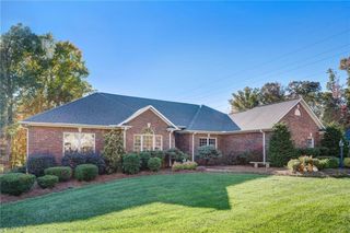 203 W Stonebury Court, Reidsville, NC 27320