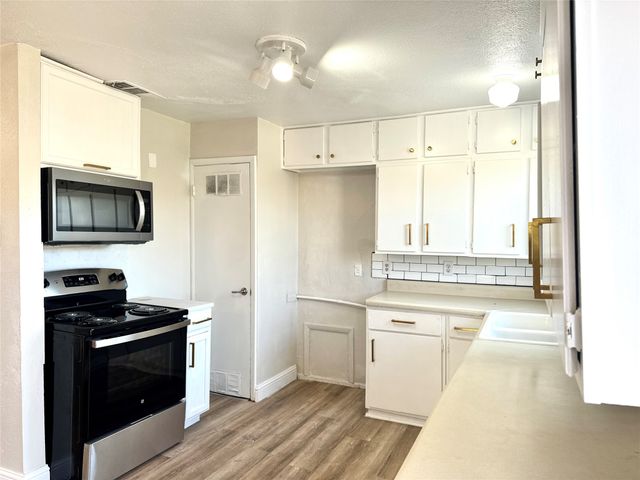 4517 Sherwood Drive, Mesquite, TX 75150