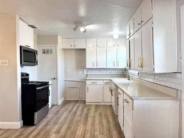 4517 Sherwood Drive, Mesquite, TX 75150