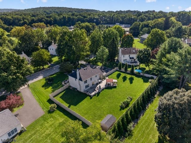 2 Saint Andrews Dr, Washington Twp., NJ 07882