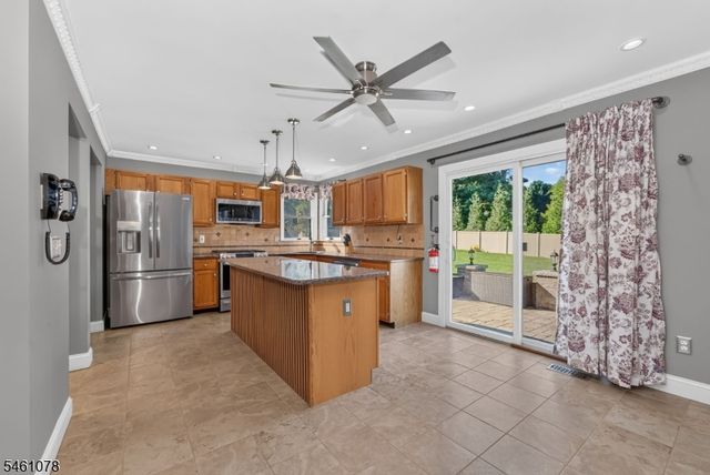 2 Saint Andrews Dr, Washington Twp., NJ 07882