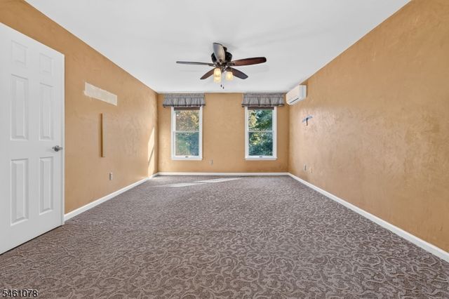 2 Saint Andrews Dr, Washington Twp., NJ 07882