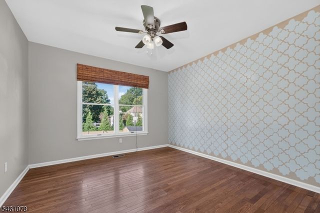 2 Saint Andrews Dr, Washington Twp., NJ 07882