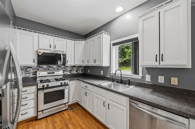60 Rockridge Drive, Highland Mills, NY 10930