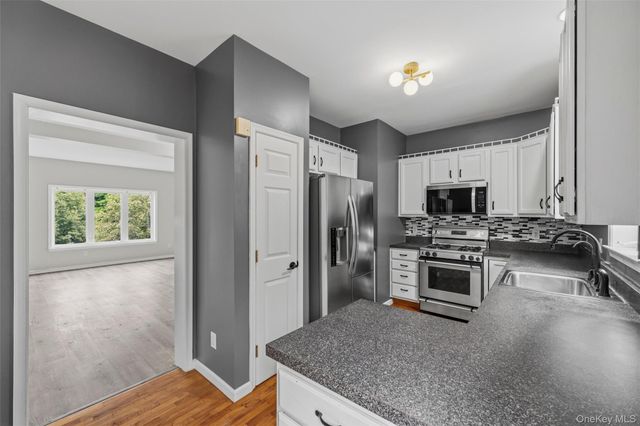 60 Rockridge Drive, Highland Mills, NY 10930