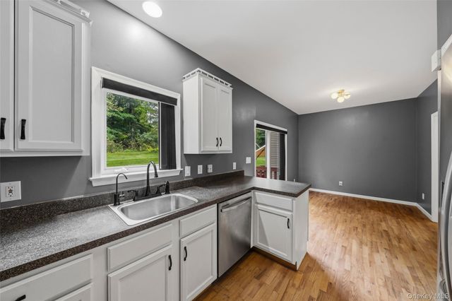 60 Rockridge Drive, Highland Mills, NY 10930