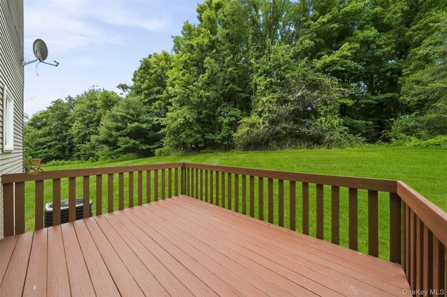 60 Rockridge Drive, Highland Mills, NY 10930