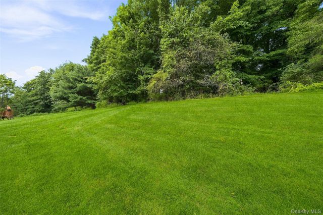 60 Rockridge Drive, Highland Mills, NY 10930