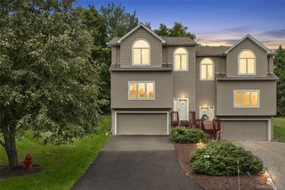 60 Rockridge Drive, Highland Mills, NY 10930