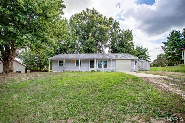 106 Lyndel, Pleasant Hill, IL 62366