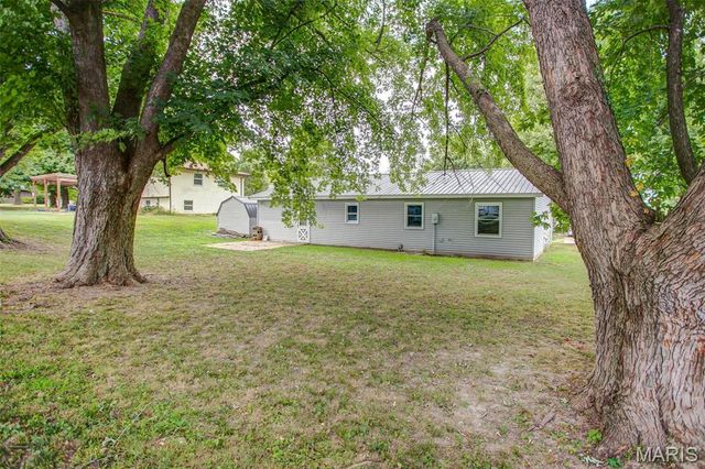 106 Lyndel, Pleasant Hill, IL 62366