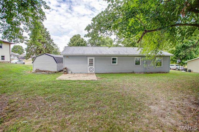 106 Lyndel, Pleasant Hill, IL 62366
