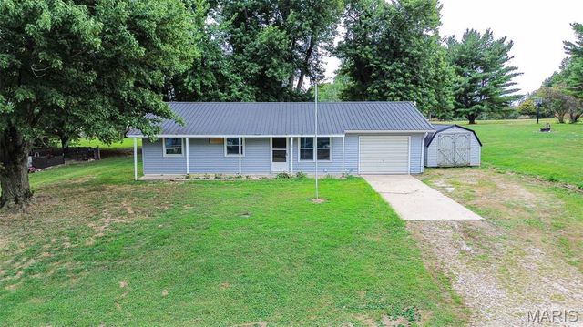 106 Lyndel, Pleasant Hill, IL 62366