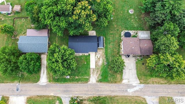 106 Lyndel, Pleasant Hill, IL 62366