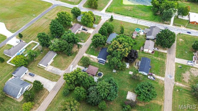 106 Lyndel, Pleasant Hill, IL 62366