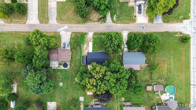 106 Lyndel, Pleasant Hill, IL 62366